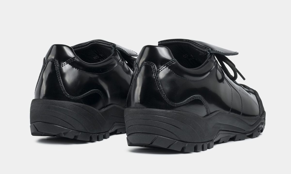 back side view of black patent leather shoes
