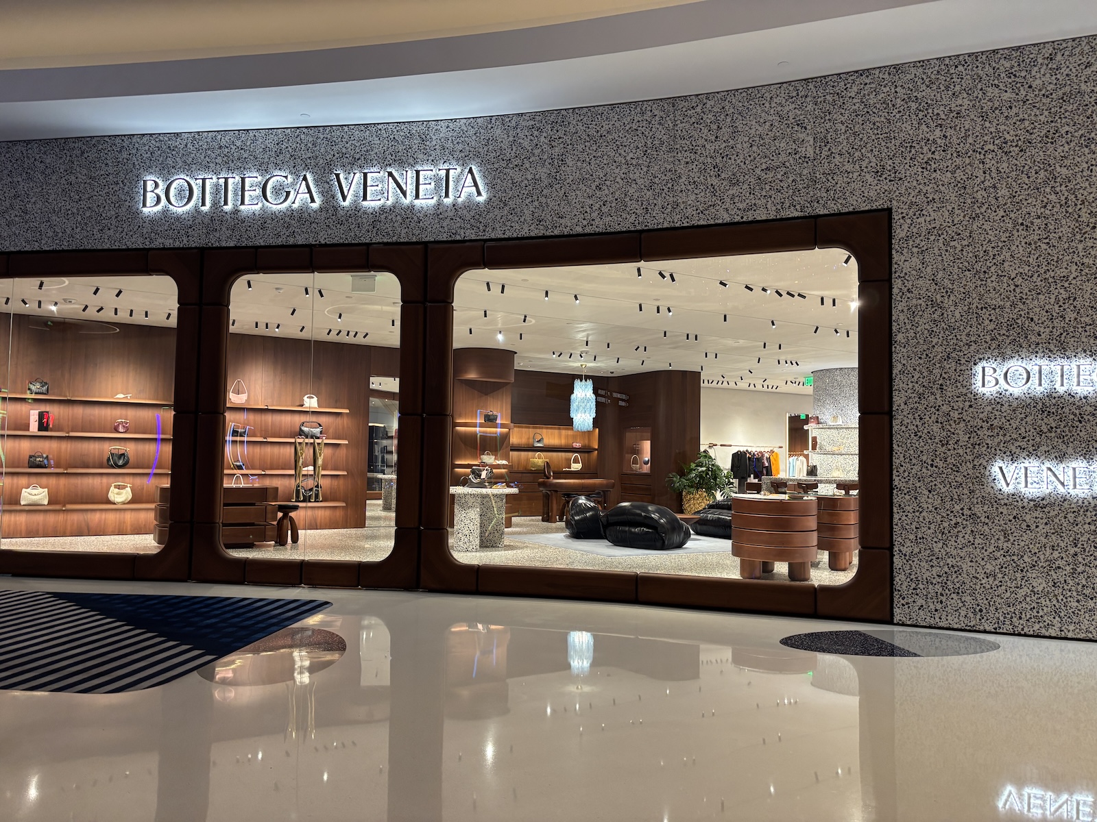 Bottega Veneta store